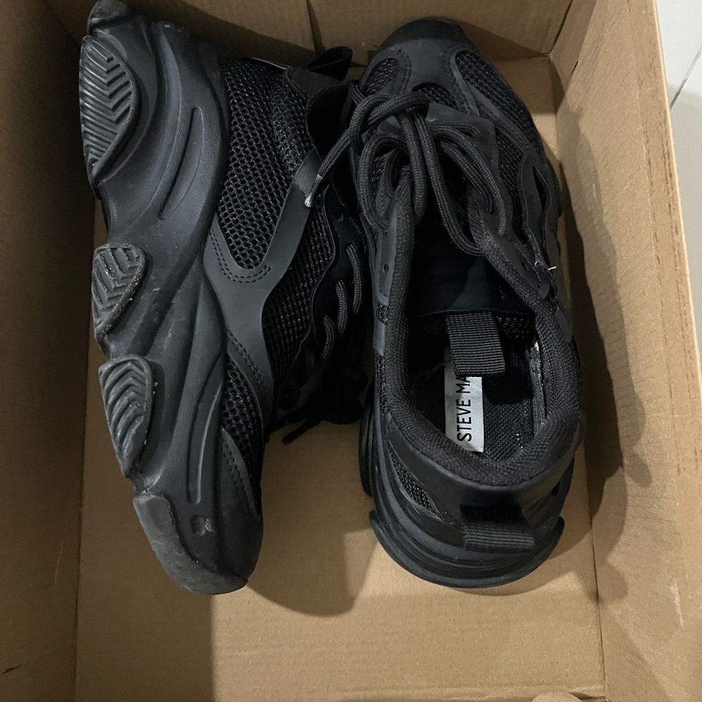 STEVE MADDEN POSSESSION BLACK